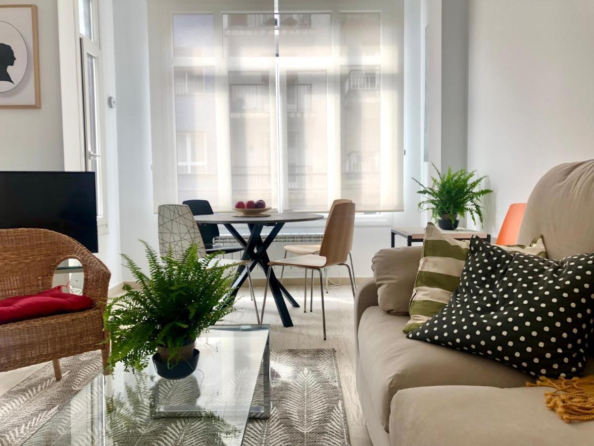 Apartment Foodies Location. Surf. Netflix . 3 Bdr
