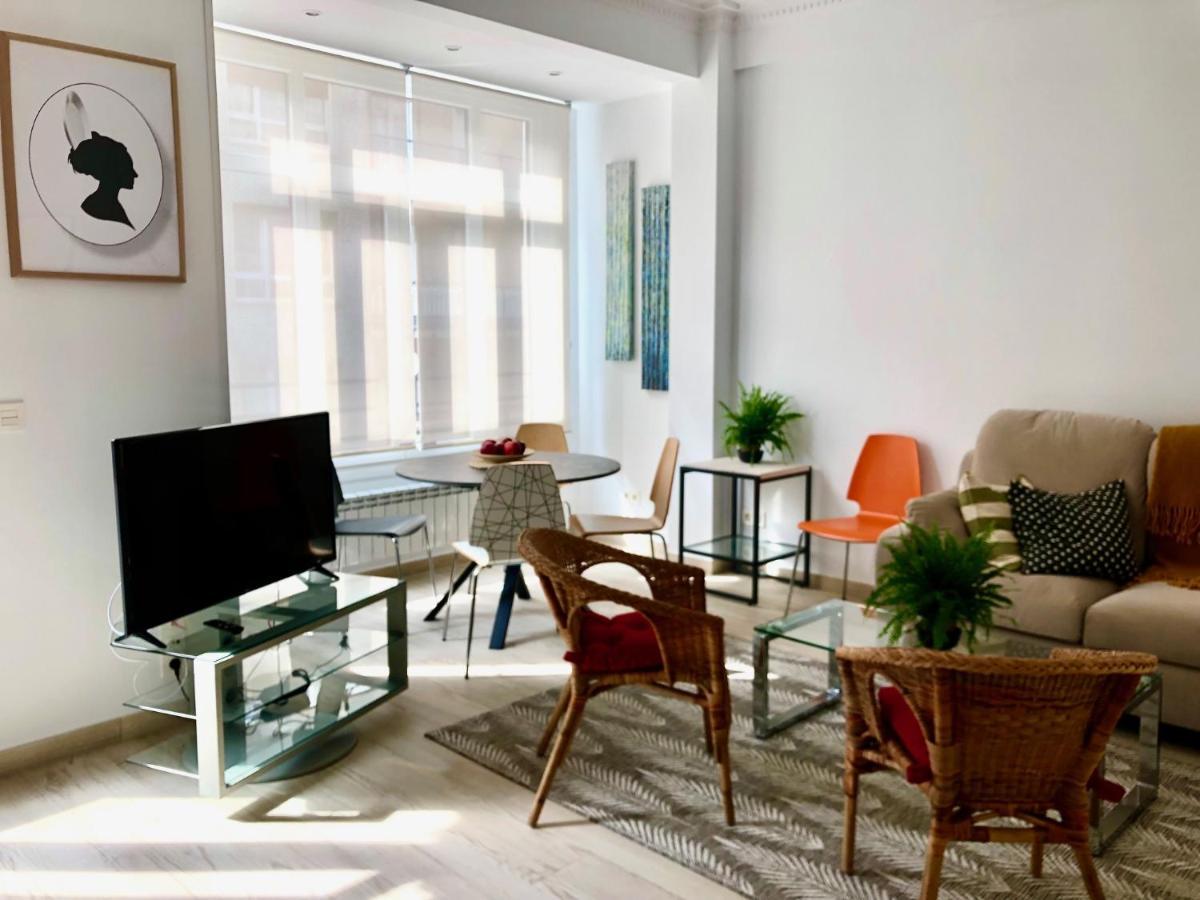 Foodies Location. Surf. Netflix . 3 Bdr Apartment *