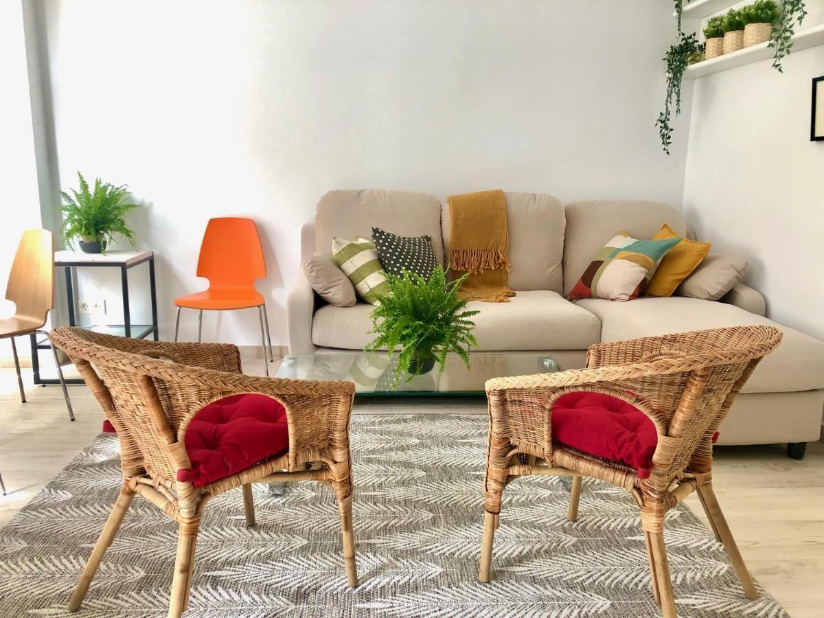 Foodies Location. Surf. Netflix . 3 Bdr Apartment *
